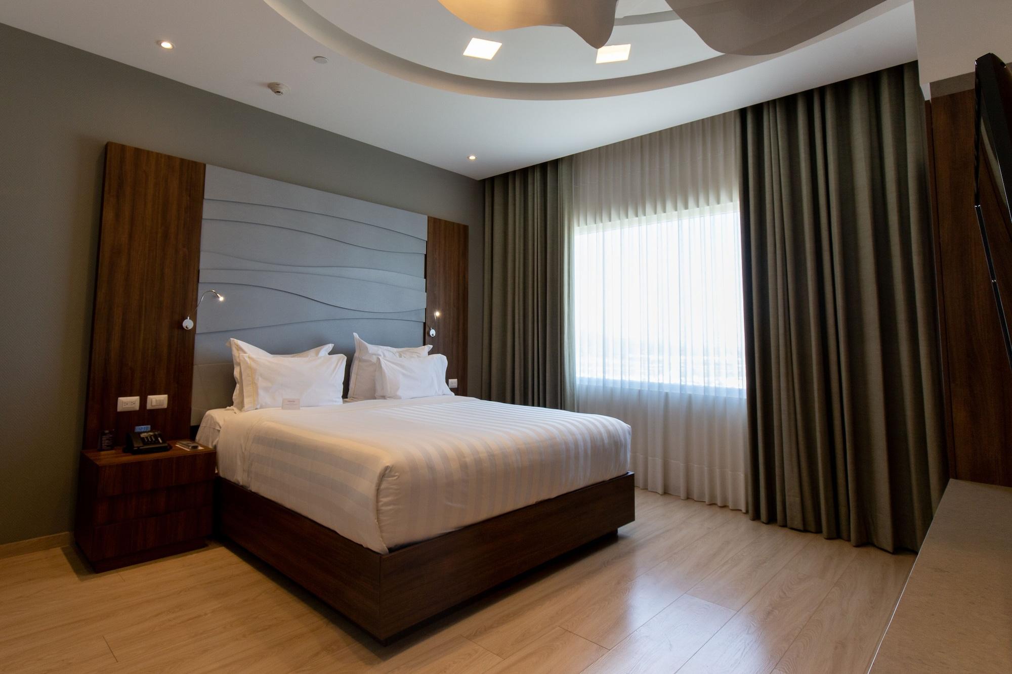 Hs Hotsson Hotel Ирапуато Екстериор снимка