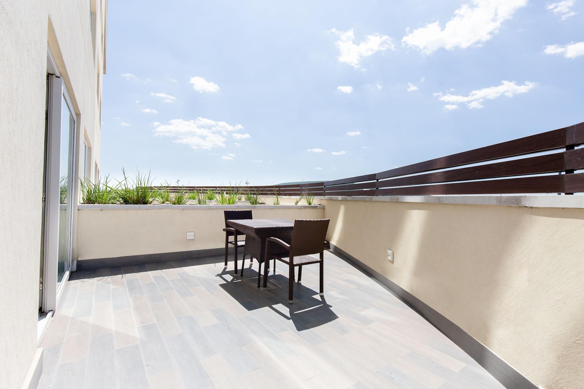 Hs Hotsson Hotel Ирапуато Екстериор снимка