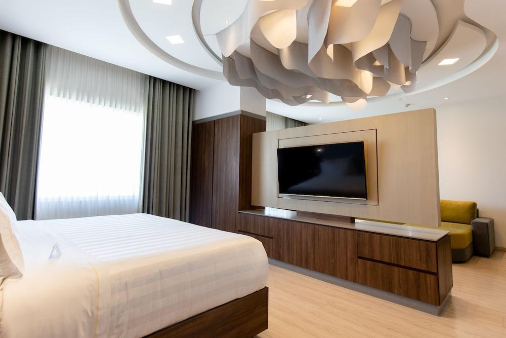Hs Hotsson Hotel Ирапуато Екстериор снимка