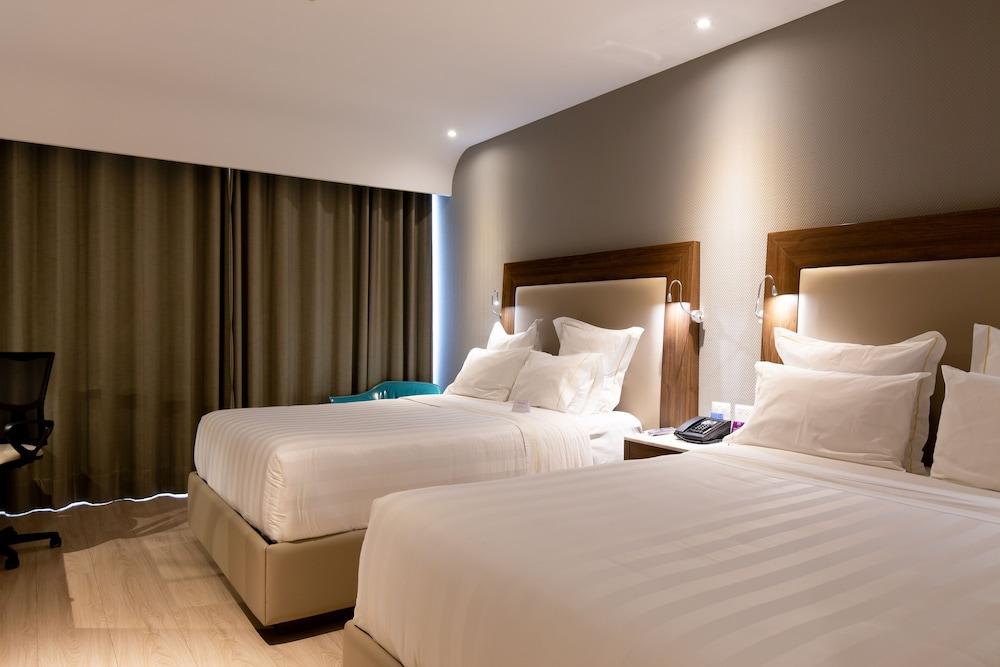 Hs Hotsson Hotel Ирапуато Екстериор снимка
