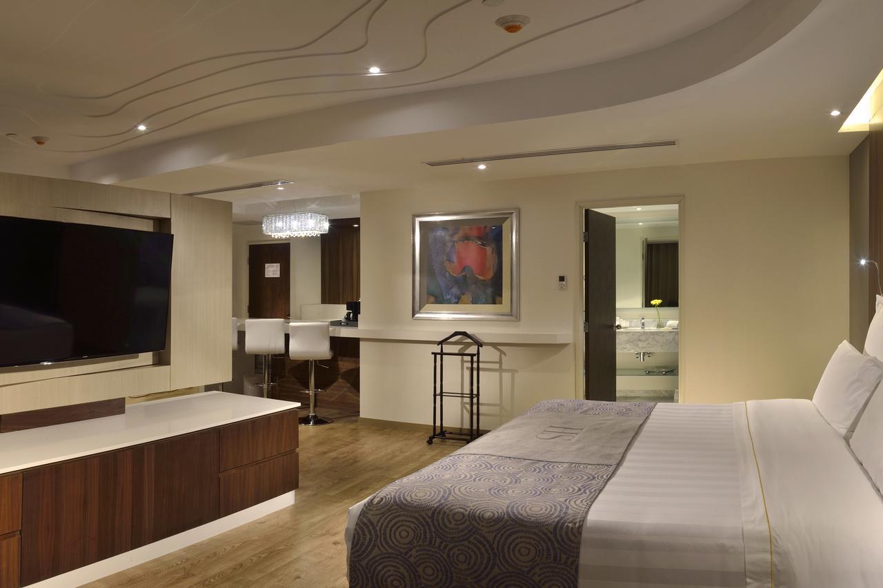 Hs Hotsson Hotel Ирапуато Екстериор снимка