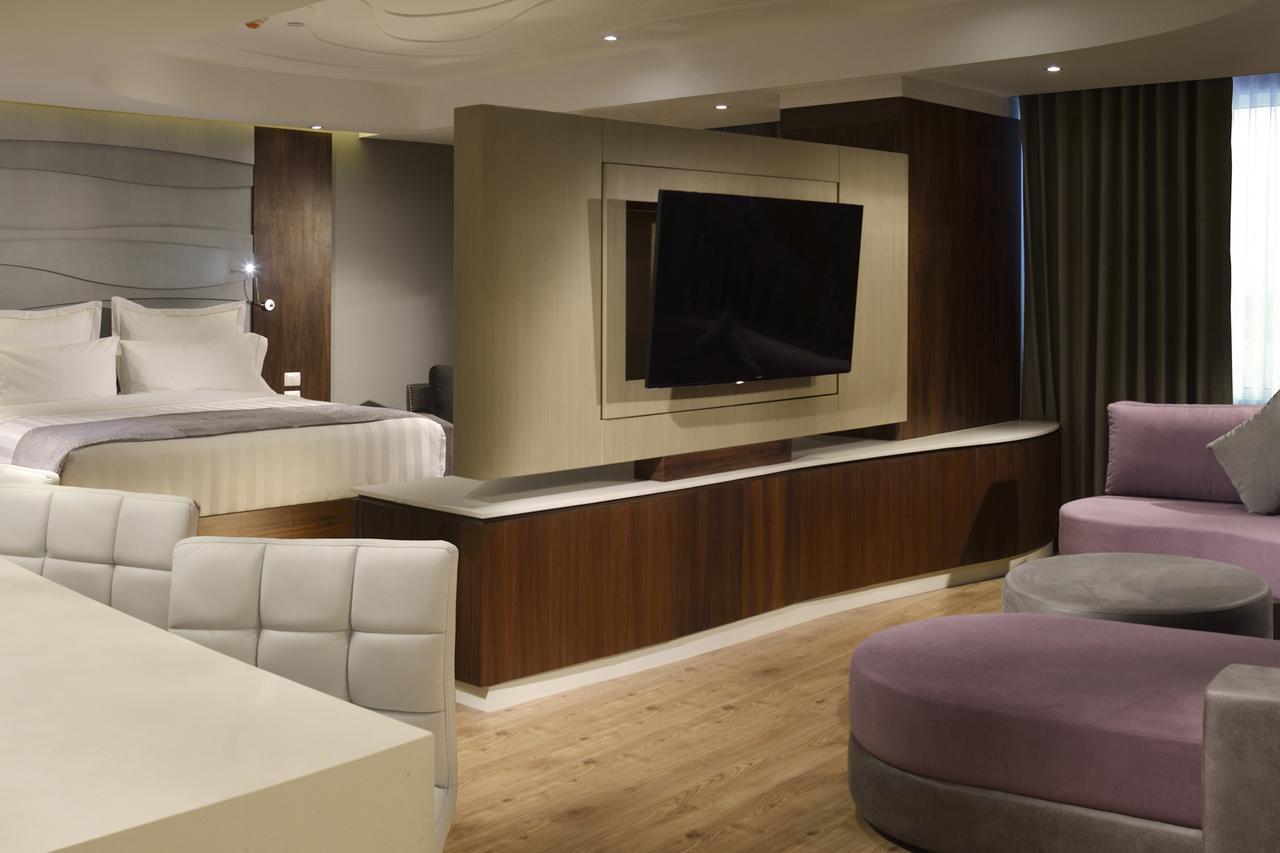 Hs Hotsson Hotel Ирапуато Екстериор снимка