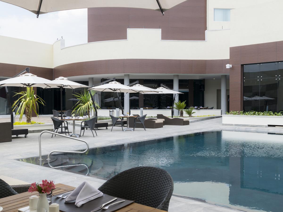Hs Hotsson Hotel Ирапуато Екстериор снимка