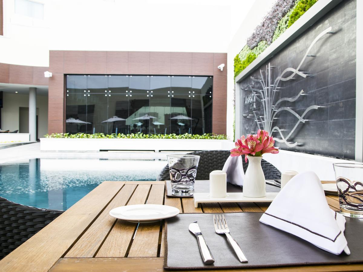 Hs Hotsson Hotel Ирапуато Екстериор снимка