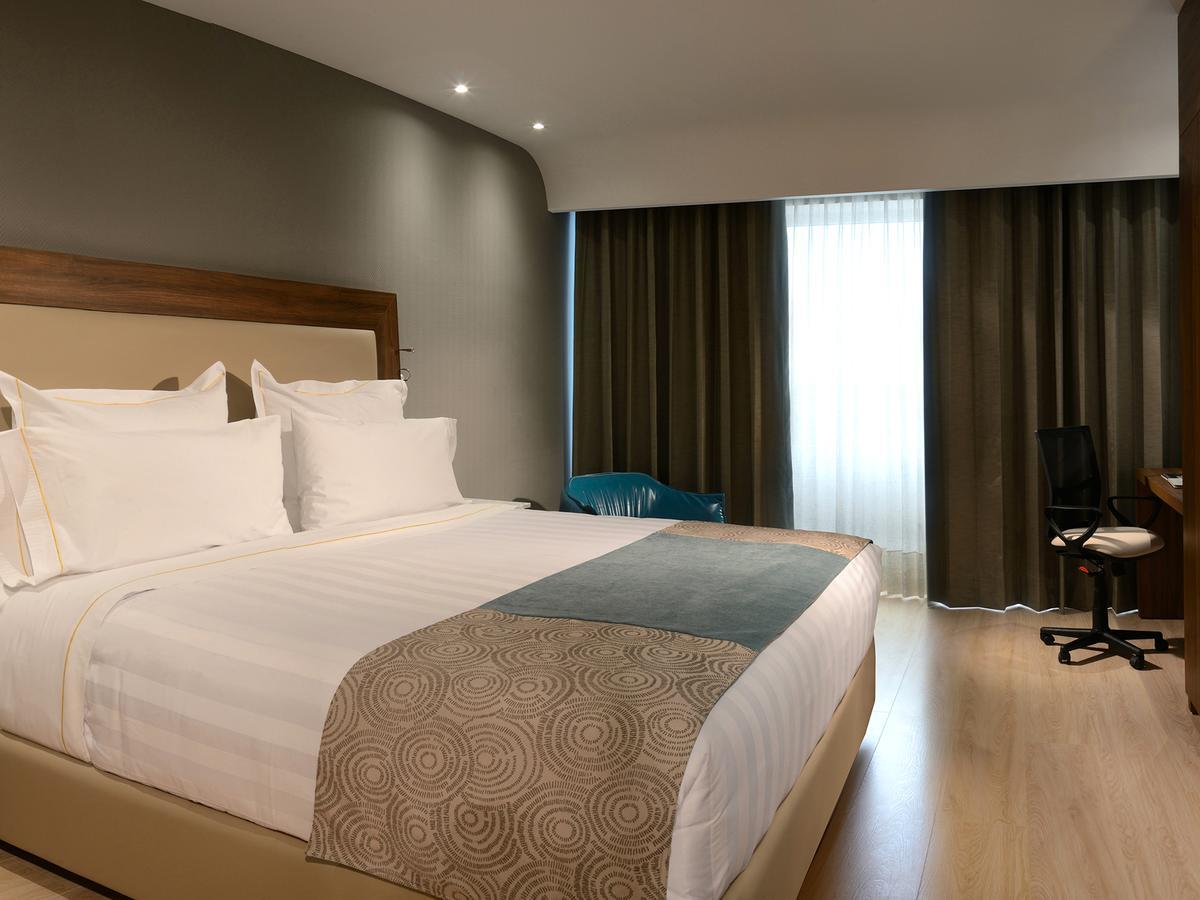 Hs Hotsson Hotel Ирапуато Екстериор снимка