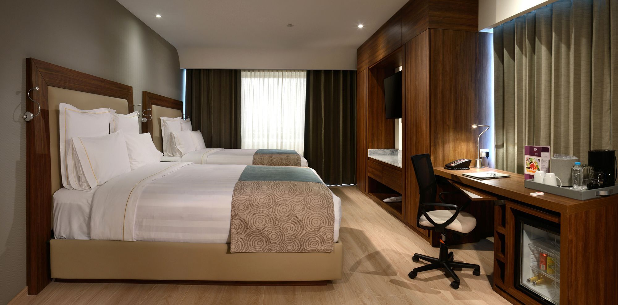 Hs Hotsson Hotel Ирапуато Екстериор снимка