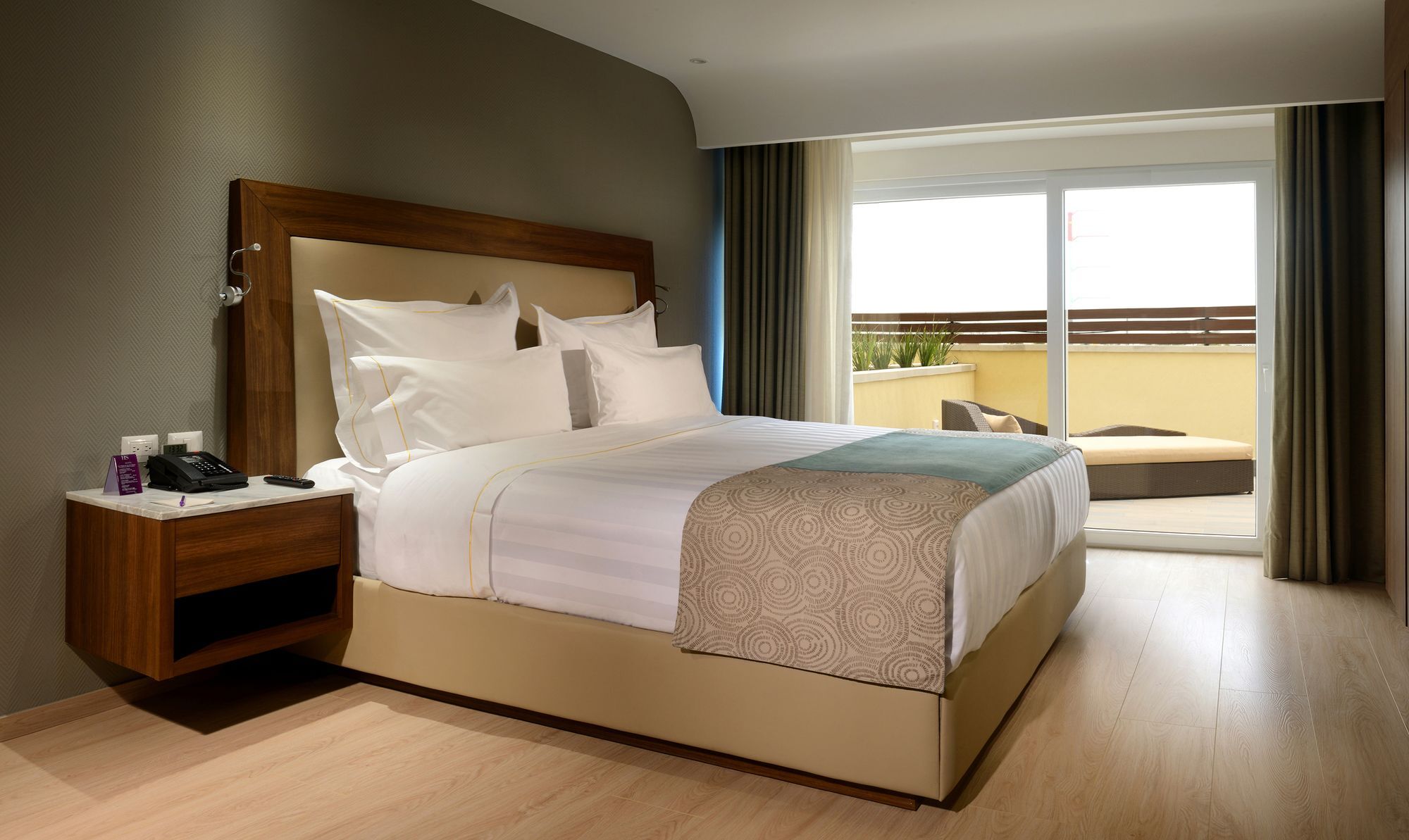 Hs Hotsson Hotel Ирапуато Екстериор снимка