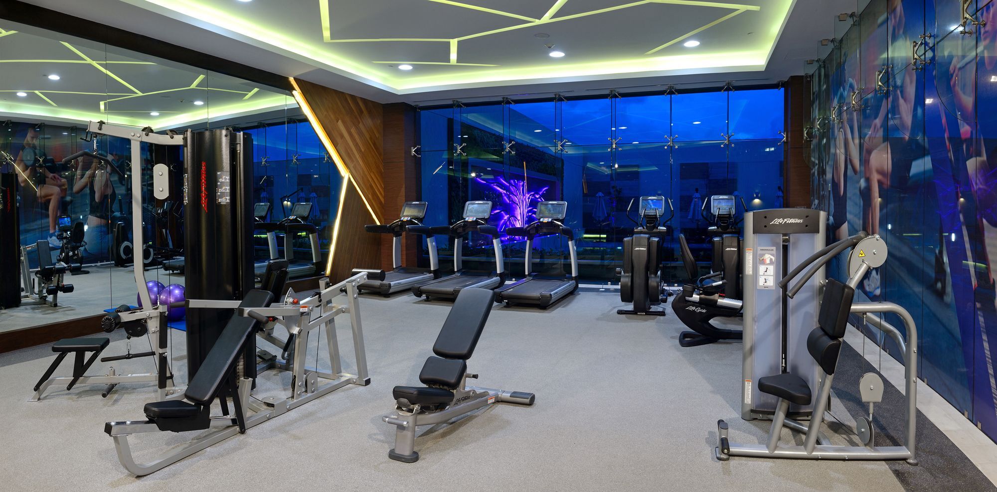 Hs Hotsson Hotel Ирапуато Екстериор снимка